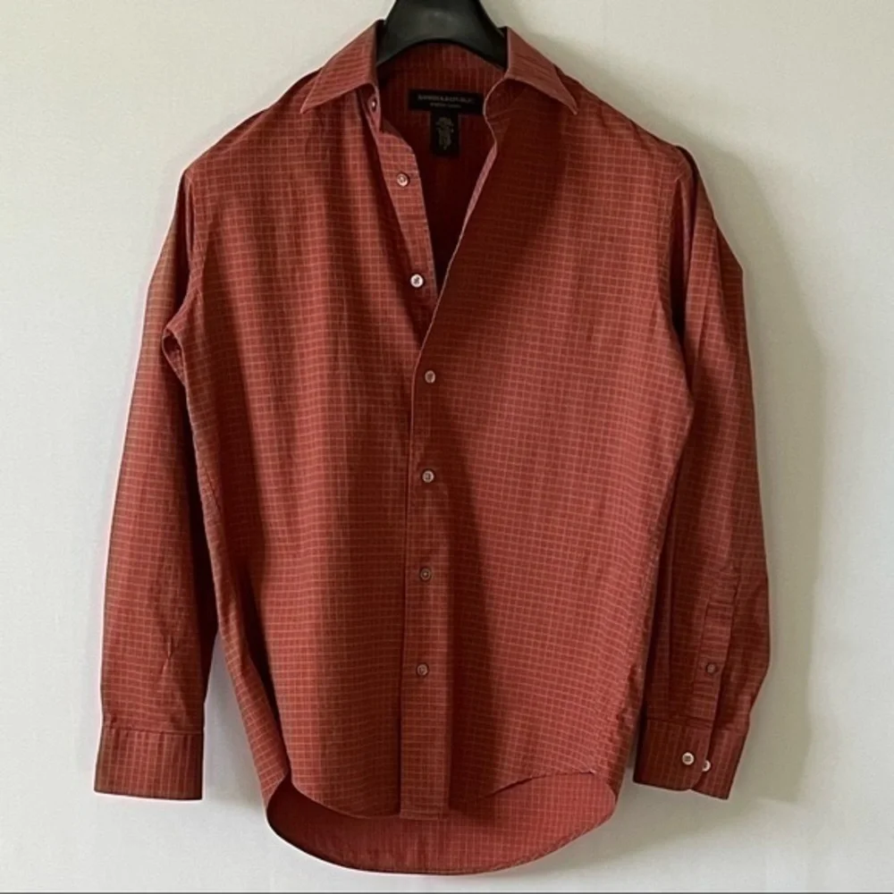 Banana Republic, mens long sleeved cotton button down shirt, size S, rust color